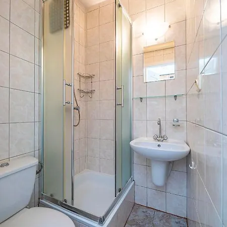 Bronisia Kwatera prywatna *