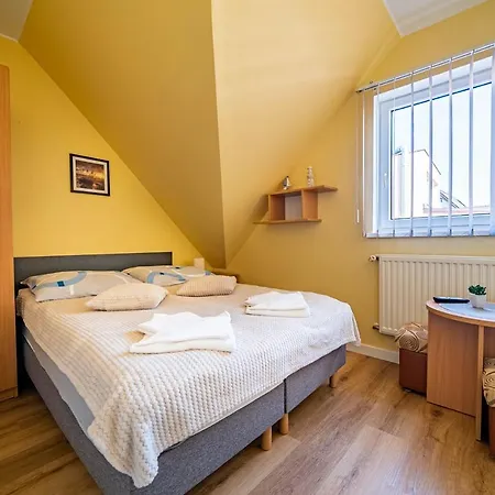 Bronisia Quarto em Acomodações Particulares *